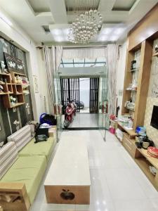 Nhà đẹp chờ chủ trung tâm Quận 10
