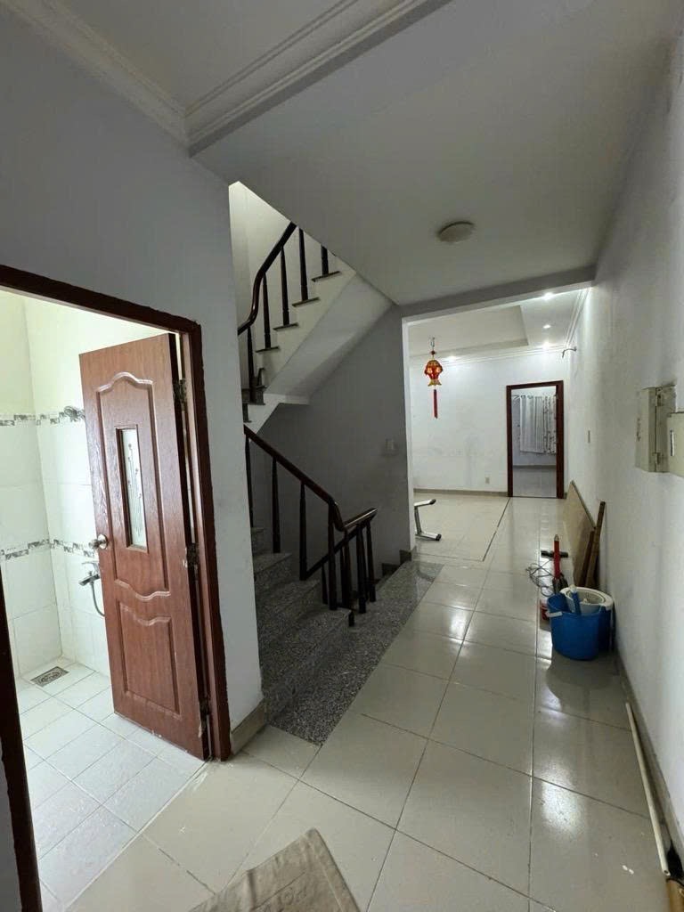 NHÀ MỚI ĐẸP Ở NGAY, GẦN CẦU CHÀ VÀ QUẬN 5, HẺM THÔNG, 83M2, 4 TẦNG BTCT, NHỈNH 7 TỶ