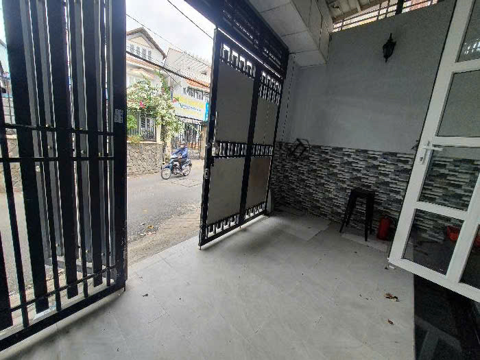 NHÀ MẶT TIỀN VỪA Ở VỪA KINH DOANH trung tâm THỦ ĐỨC - DT 5.5 x 13 m - chỉ 7.5 tỷ