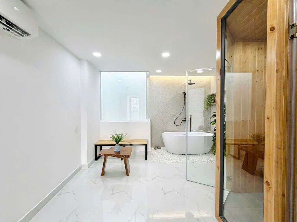 3 CĂN RA MẶT TIỀN PHÚ NHUẬN - Giáp Quận 1 GIÁ : 8,680TỶ - Thương Lượng