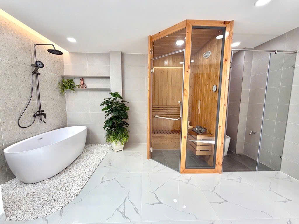 3 CĂN RA MẶT TIỀN PHÚ NHUẬN - Giáp Quận 1 GIÁ : 8,680TỶ - Thương Lượng