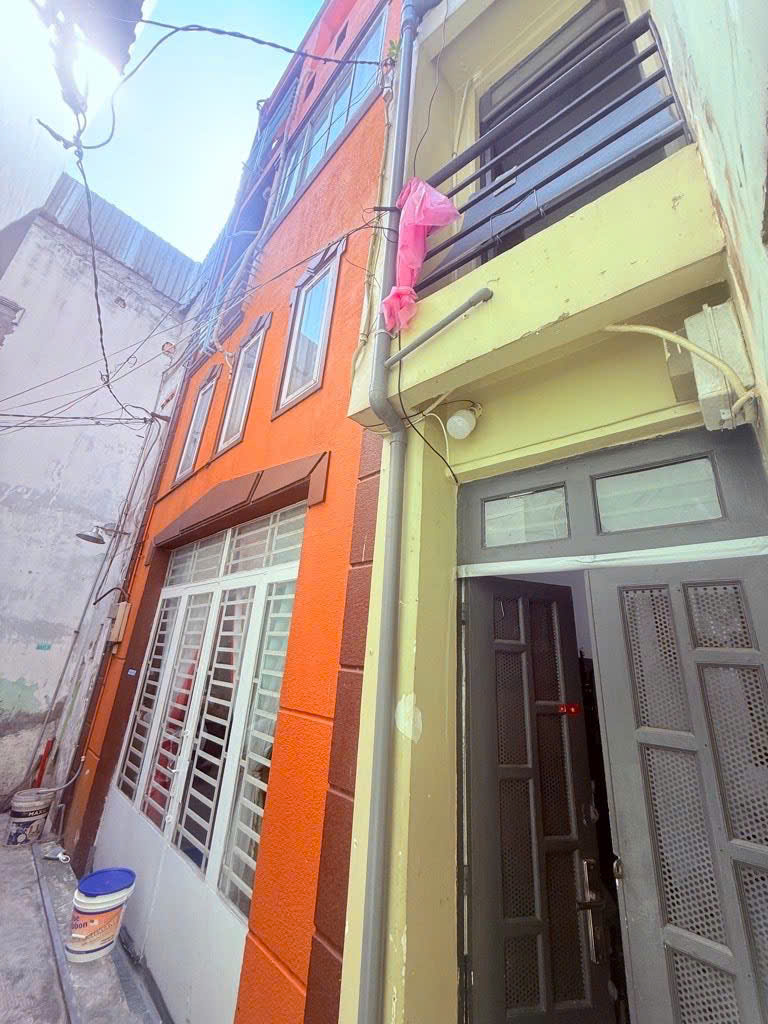 Bán nhà Hẻm Phan Đình Phùng Gần MT Trường Sa 30m2 2 tầng 4.9 Tỷ