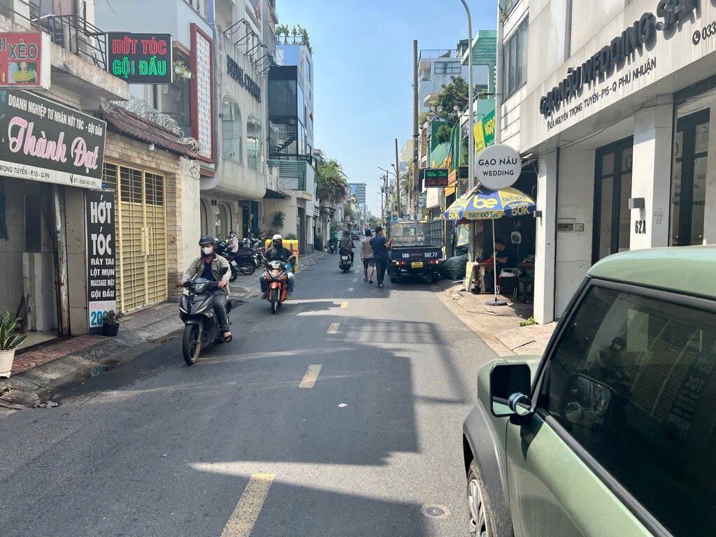 MẶT TIỀN KINH DOANH  - PHƯỜNG CẦU KIỆU - TRUNG TÂM SG - NHÀ ĐẸP 3 TẦNG