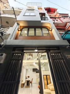 3 CĂN RA MẶT TIỀN PHÚ NHUẬN - Giáp Quận 1 GIÁ : 8,680TỶ - Thương Lượng