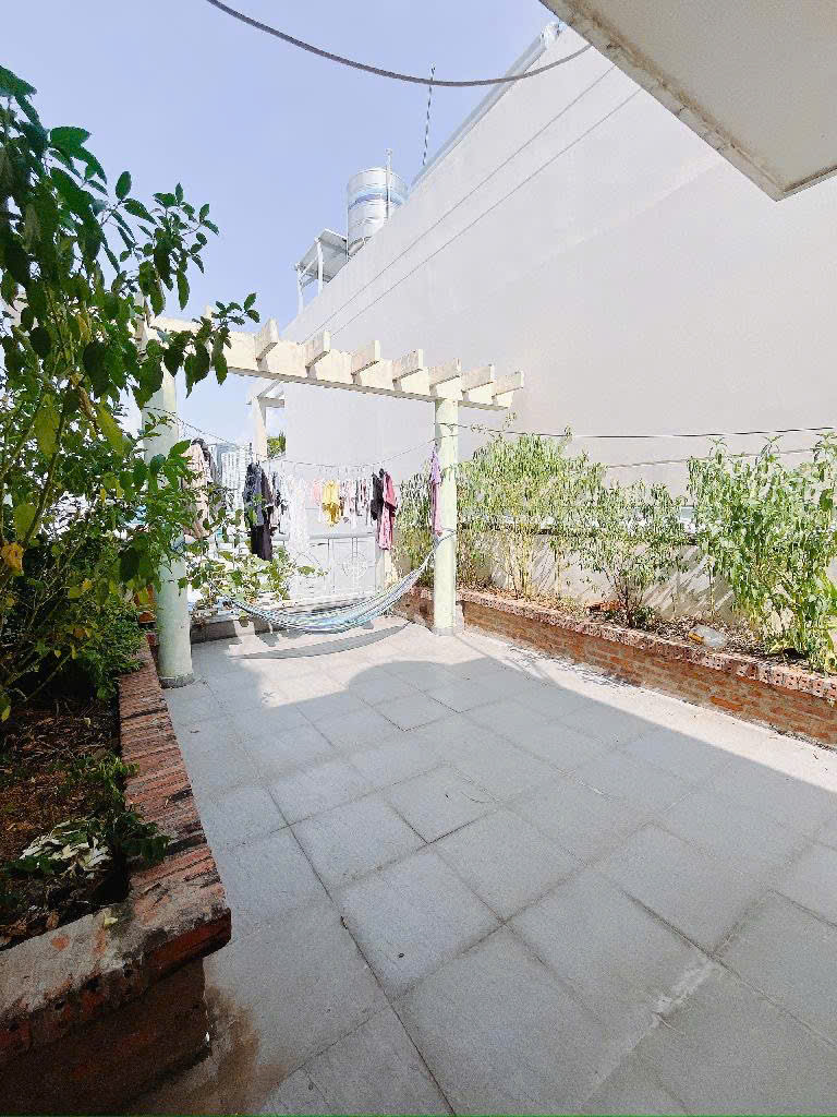 Bán nhà hẻm xe hơi đường Nguyễn Văn Quỳ, quận 7, diện tích 4,5 x 27 m, 4 tầng, giá 8,5 tỷ