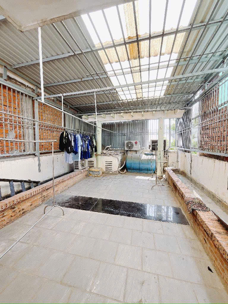 Bán nhà hẻm xe hơi đường Nguyễn Văn Quỳ, quận 7, diện tích 4,5 x 27 m, 4 tầng, giá 8,5 tỷ