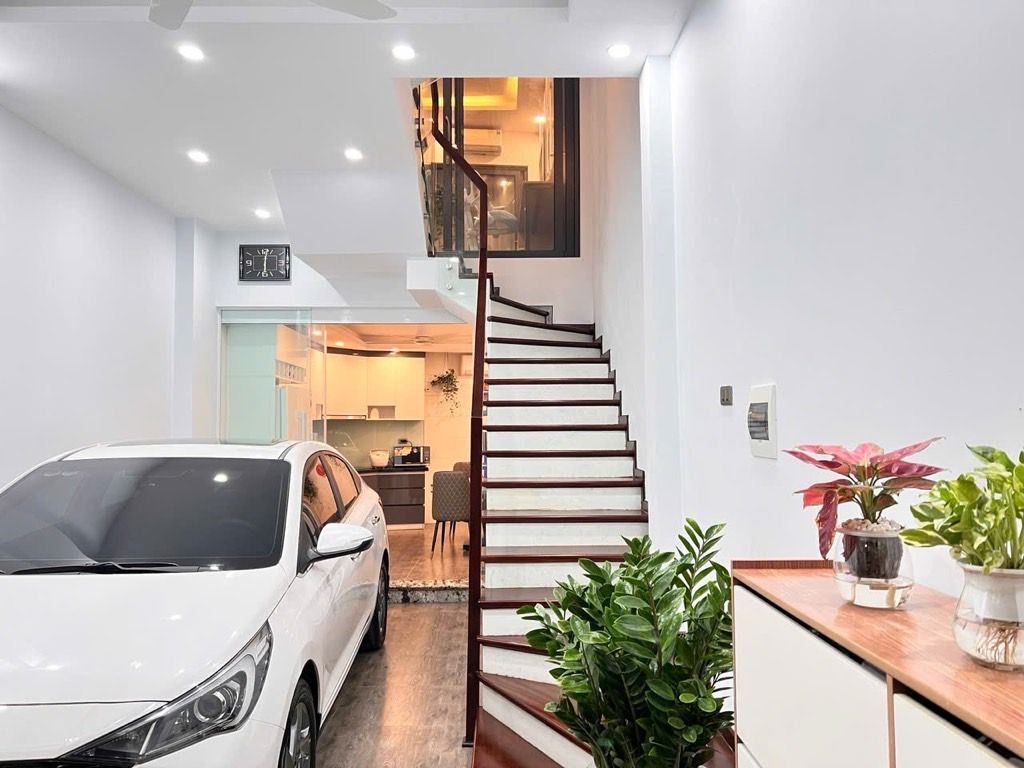 Nhà đẹp Việt Hưng – Chủ tự xây 2019, gara ô tô, 4 phòng ngủ, cực thoáng – Giá 15.8 tỷ