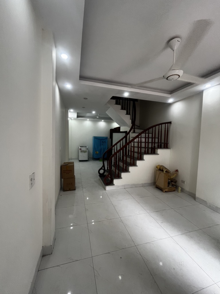 BÁN NHÀ NGÔ QUYỀN, VỊ TRÍ ĐẸP, 33m2, 8.55tỷ