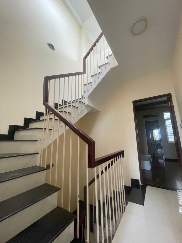 VIP PHÚ NHUẬN - HXH NGUYỄN ĐÌNH CHÍNH - 4TẦNG - 4.3 x 13.5 - NỞ HẬU - NHĨNH 10TỶ.