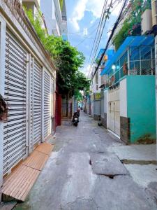 VIP PHÚ NHUẬN - HXH NGUYỄN ĐÌNH CHÍNH - 4TẦNG - 4.3 x 13.5 - NỞ HẬU - NHĨNH 10TỶ.