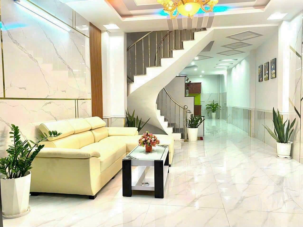 SIÊU PHẨM NHÀ ĐẸP 70m2 , NGAY QUANG TRUNG P14,GV