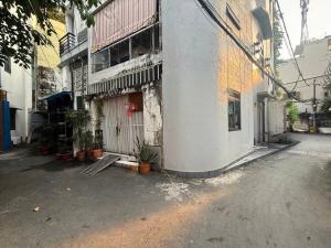 1 trệt 1 lầu BÌNH THẠNH 2tỷ xx ngang 9m hẻm xe hơi