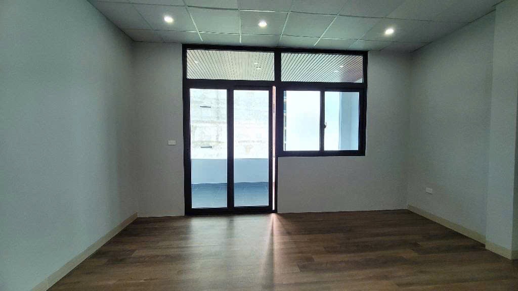 Bán Nhà Đẹp -Vị Trí Vàng Gần Lê Văn Lương