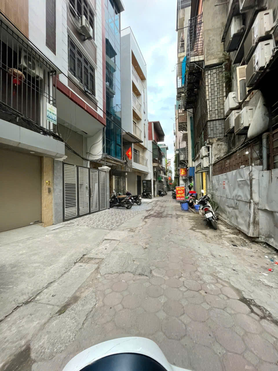 Chị gái muốn b.án căn nhà ở gần Trương Định Plaza