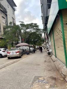 Chị gái muốn b.án căn nhà ở gần Bệnh Viện Thanh Nhàn ngõ ô tô