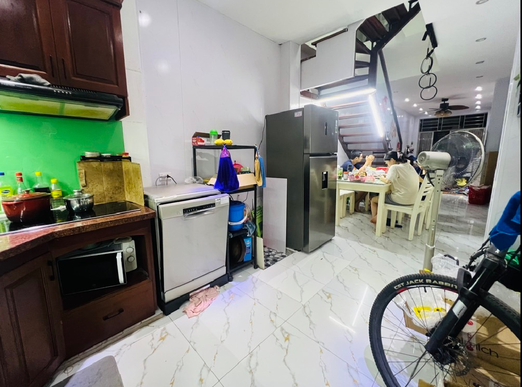 Bán nhà Nguyễn Trãi 34m2. 4 tầng giá chỉ ngang với căn 2PN