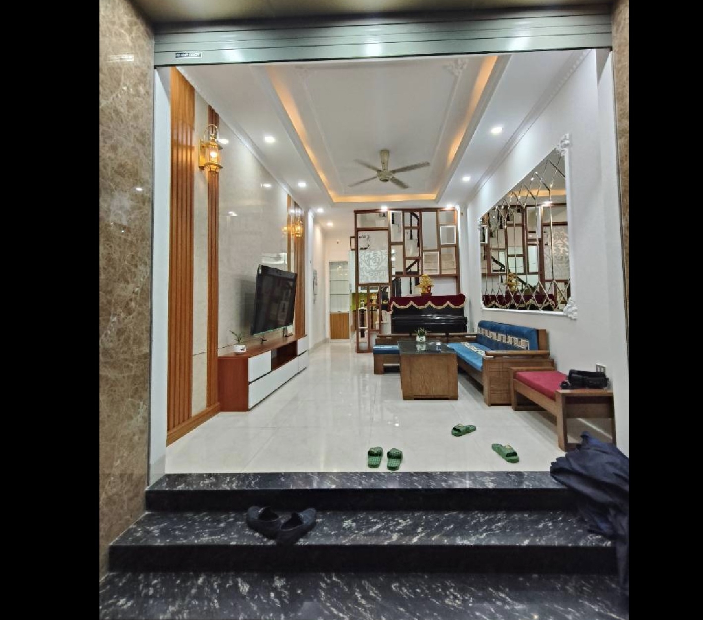 Hàng Hiếm. Chính chủ gửi bán căn nhà Nguyễn Viết Xuân cạnh Lê Trọng Tấn giá chỉ bằng căn 3PN