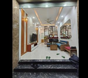 Hàng Hiếm. Chính chủ gửi bán căn nhà Nguyễn Viết Xuân cạnh Lê Trọng Tấn giá chỉ bằng căn 3PN