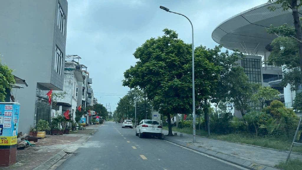 Trung Tâm quận Hai Bà Trưng cách Hồ Gươm 1KM - Ô Tô Đỗ Cách Nhà 10m - Nhà Đẹp Ở Sẵn Sàng