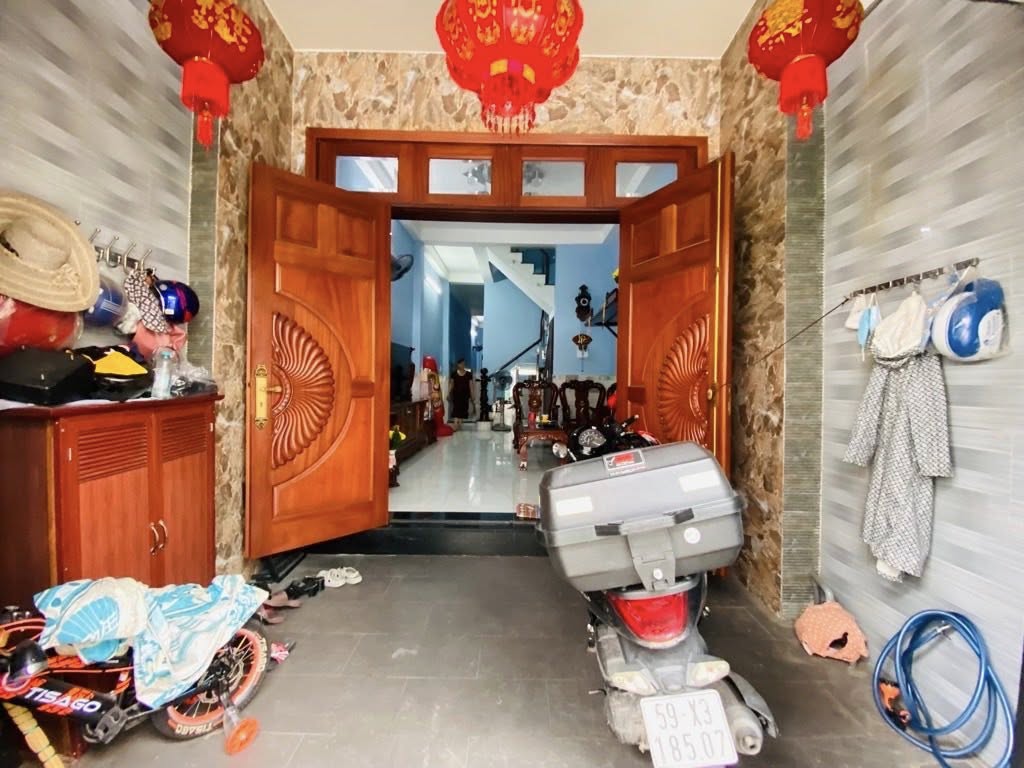 Bán nhà 3 tầng - HXH thông nhau - thương lượng mạnh - chỉ 8 tỷ