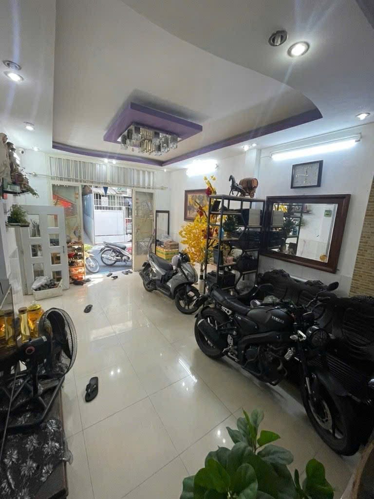 BÁN NHÀ GẤP - TÂN BÌNH - NHÀ ĐẸP DIỆN TÍCH CHUẨN CHỈ XÁCH VALY VÀO Ở THÔI