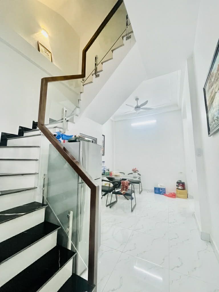 Nhà đẹp mua về ở ngay 4 tầng