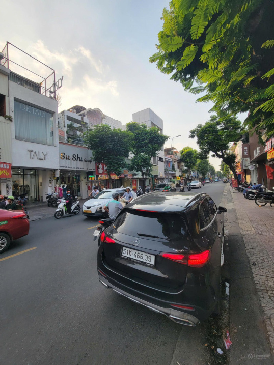 GẤP VỀ QUÊ ĐÓN TẾT Nhà Đồng Nai P15 Quận 10. Ngang 5.8m dài 10m. Vị Trí  Kinh doanh 3 Tầng Chỉ 12.5