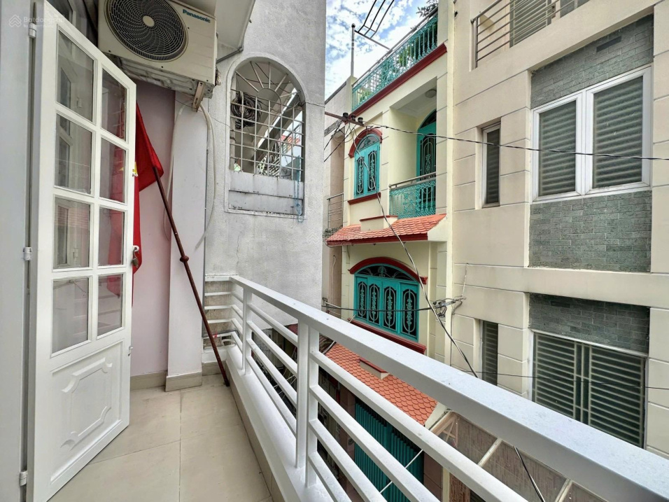 GẤP VỀ QUÊ ĐÓN TẾT Nhà Đồng Nai P15 Quận 10. Ngang 5.8m dài 10m. Vị Trí  Kinh doanh 3 Tầng Chỉ 12.5