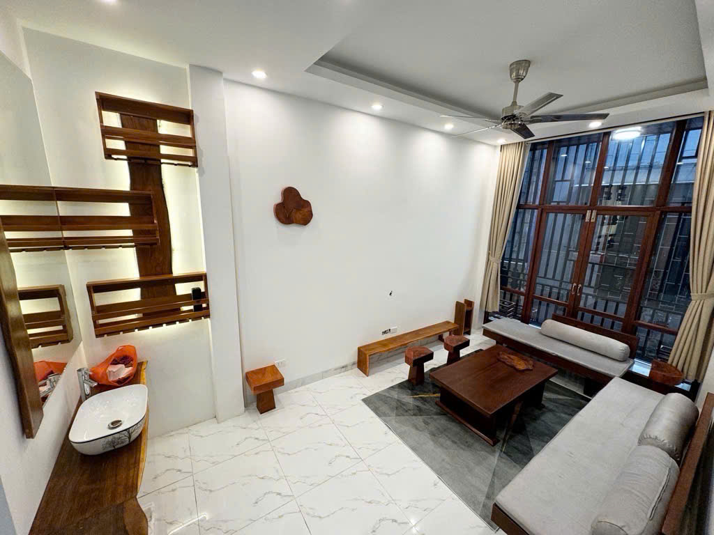 Bán nhà Khương trung 52m 5 tầng 9.9 tỷ