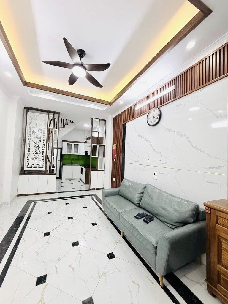 SIÊU HIẾM PHỐ TRẠM - OTO TRÁNH