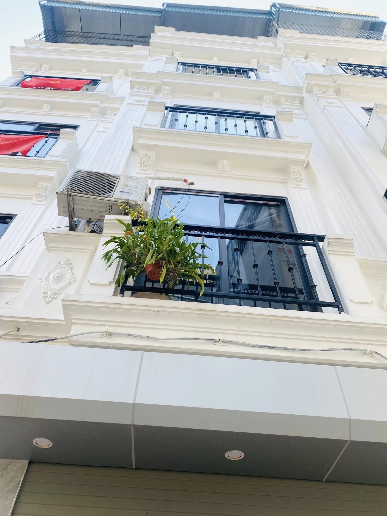 SIÊU HIẾM PHỐ TRẠM - OTO TRÁNH