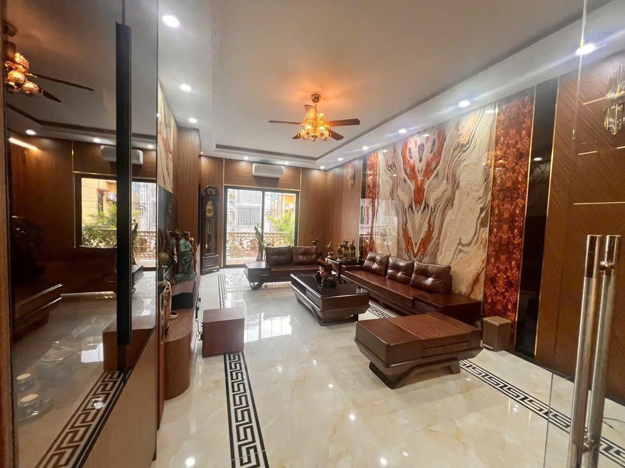 NHÀ CẦU LONG BIÊN - PHÂN LÔ - ĐẸP LONG LANH