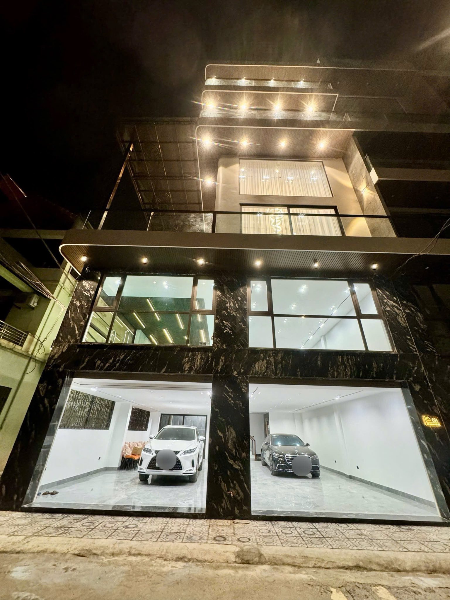 PHÂN LÔ HÀNG KHÔNG - PHỐ VIP - 7 TẦNG - GARA OTO - FULL NỘI THẤT