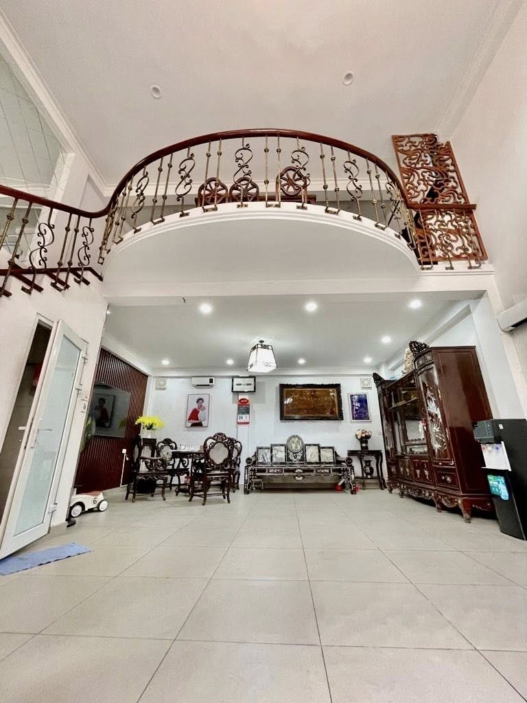 NHÀ BỒ ĐỀ 47M2 - 2 OTO TRÁNH - KINH DOANH