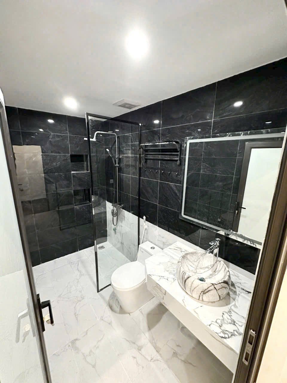 6 TẦNG CỔ LINH - AEON MAILL LONG BIÊN