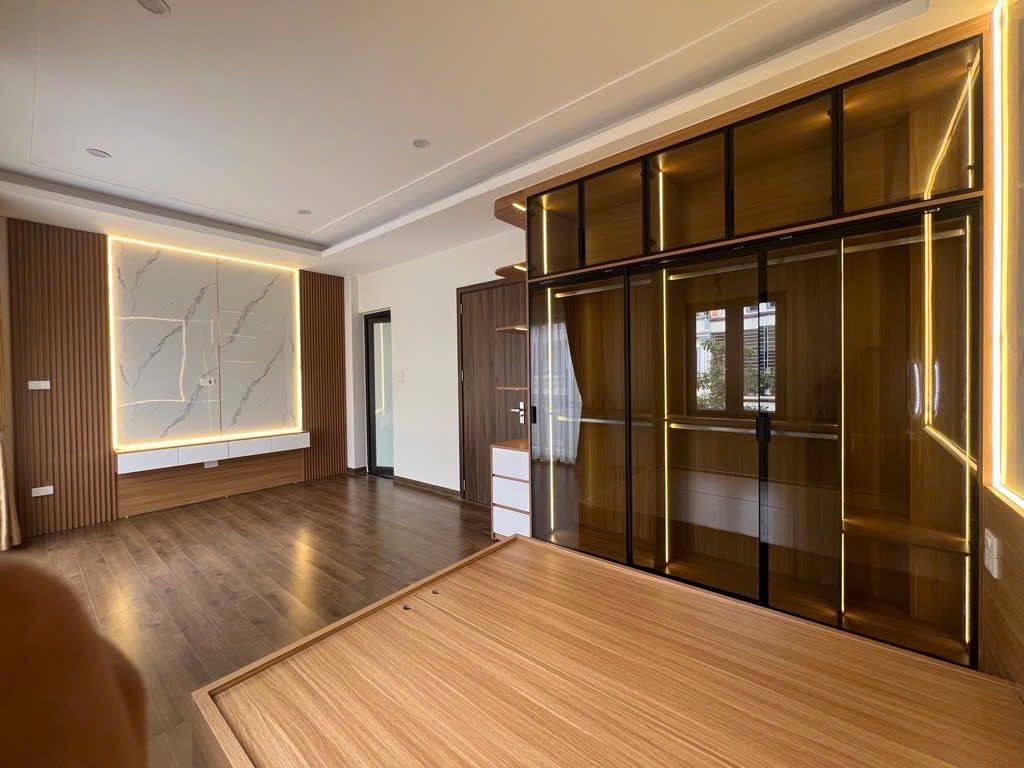 BỒ ĐỀ - NHÀ ĐẸP  - THANG MÁY.  NGÕ RỘNG