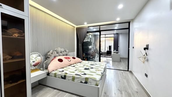 HOT HOT HOT -Hoàng Quốc Việt _ Hoàng Sâm _ 95m2 _ MT khổng lồ _ OTO 5 tạ _ 5 tầng dân xây