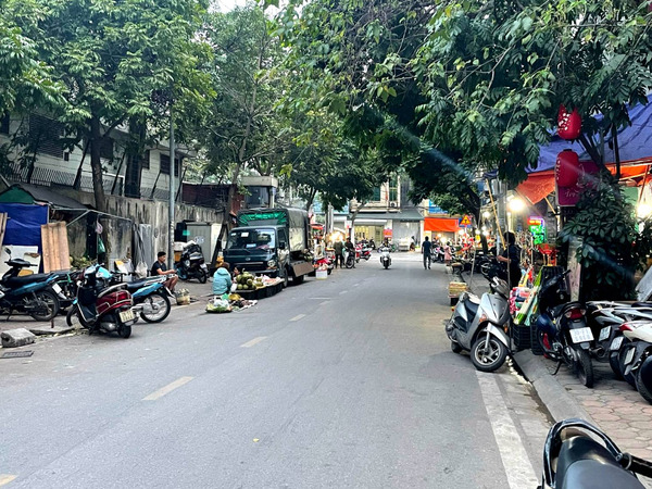 PHAN ĐÌNH GIÓT 42M2, 5 TẦNG NHÀ MỚI TOANH