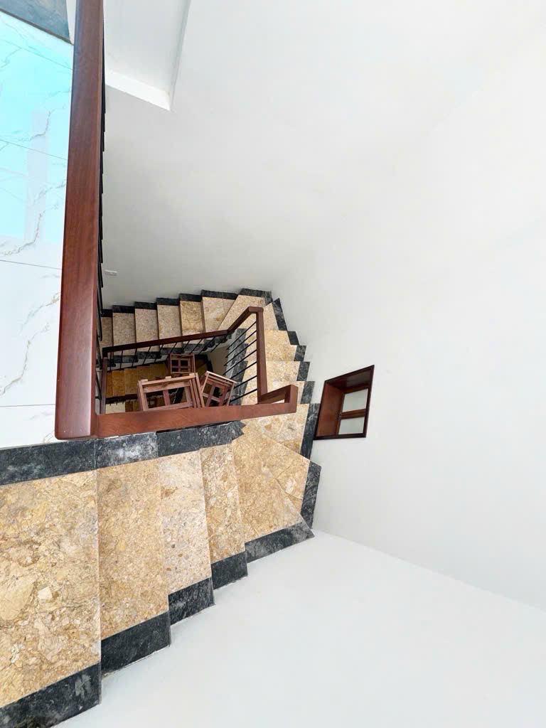 KHƯƠNG TRUNG 50m2 4 PHÒNG NGỦ GIÁ CHỈ 10 TỶ