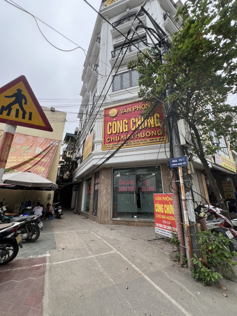 NHÀ DÂN XÂY SIÊU GẦN QUỐC LỘ 1 A THỊ TRẤN VĂN ĐIỂN THANH TRÌ.