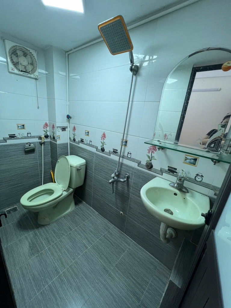 NHÀ DÂN XÂY SIÊU GẦN QUỐC LỘ 1 A THỊ TRẤN VĂN ĐIỂN THANH TRÌ.