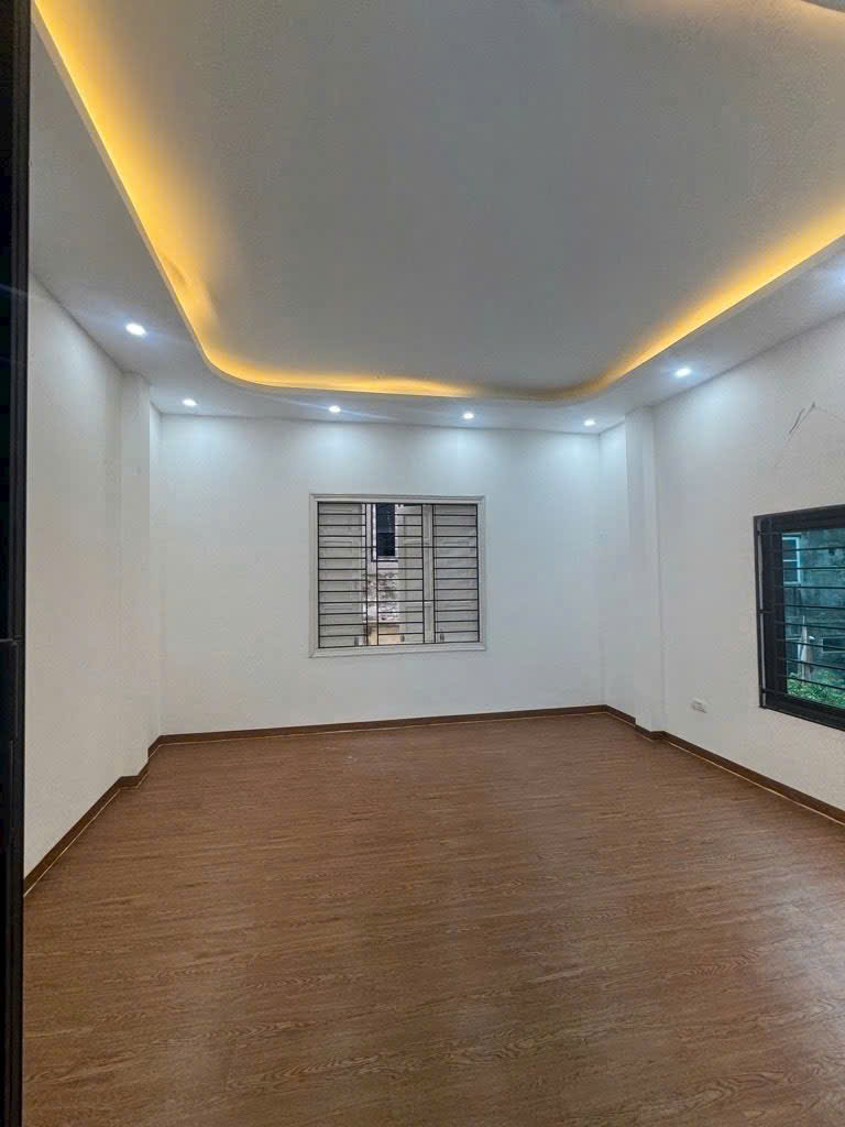 Bán nhà lô góc tại Vạn 3 Nam Phù, nhà mới xây 40m giá nhỉnh 4 Tỉ.