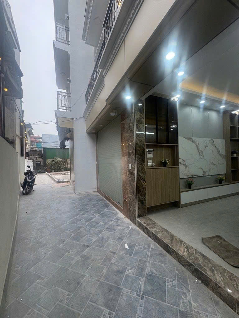 *** Bán nhà mới mới xây nội thất mới cứng tại Đông Mỹ 48m 5 tầng