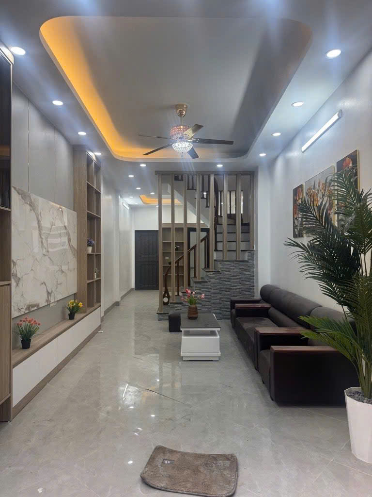 *** Bán nhà mới mới xây nội thất mới cứng tại Đông Mỹ 48m 5 tầng