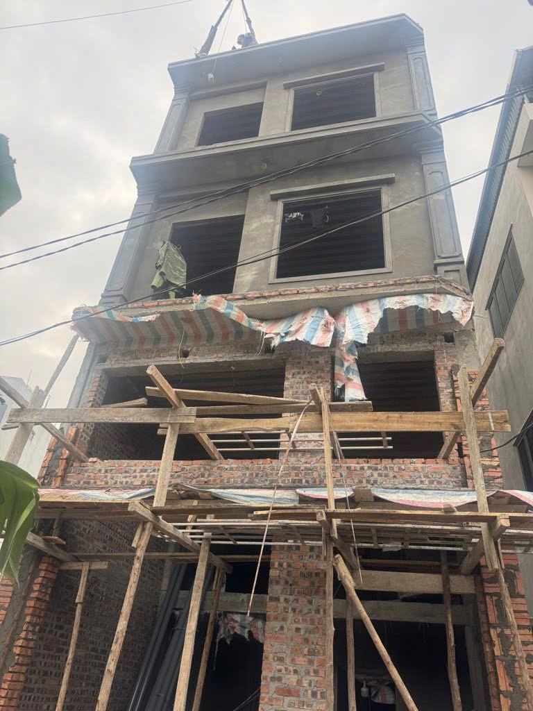 Ngọc Hồi Thanh Trì nhà đang xây mới tinh 50m nhỉnh 5 Tỉ thôi ạ.