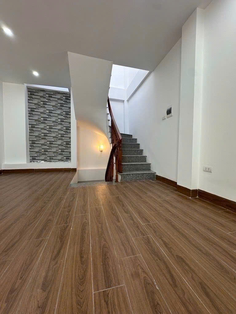 Bằng Liệt nhà mới xây 48m2 giá chỉ nhỉnh 7 Tỉ. Sẵn sàng ở luôn đón Tết.