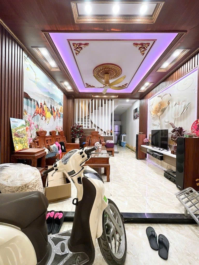 Bán nhà Tân Mai 60m mt 4.1m 13.5 tỷ gần ô tô ở ngay