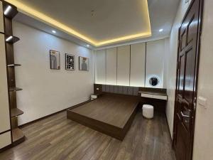 Nhà đẹp Đền Lừ 5 tầng mt 5.6m 7.6 tỷ ở ngay, ngập tràn tiện ích