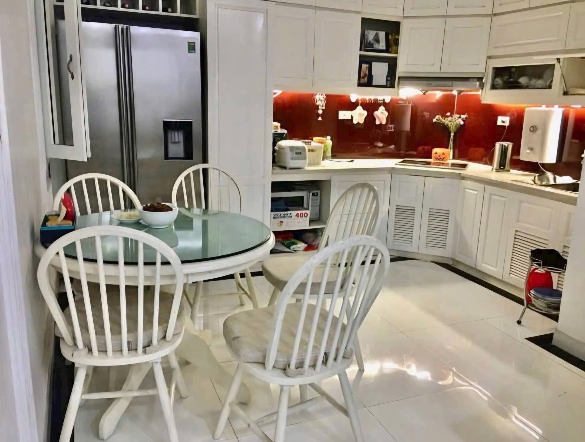 Nhà trung tâm nam phù ,ngay sân bóng Đông Mỹ