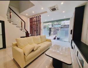 Siêu Phẩm 2 Mặt Tiền 6M - Ngõ 8M -4 Tầng Sổ Đỏ Trao Tay!